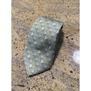 EUC Martha's Vineyard Vines Blue SailBoats On Green 100% Silk Tie 58" x 3.5"